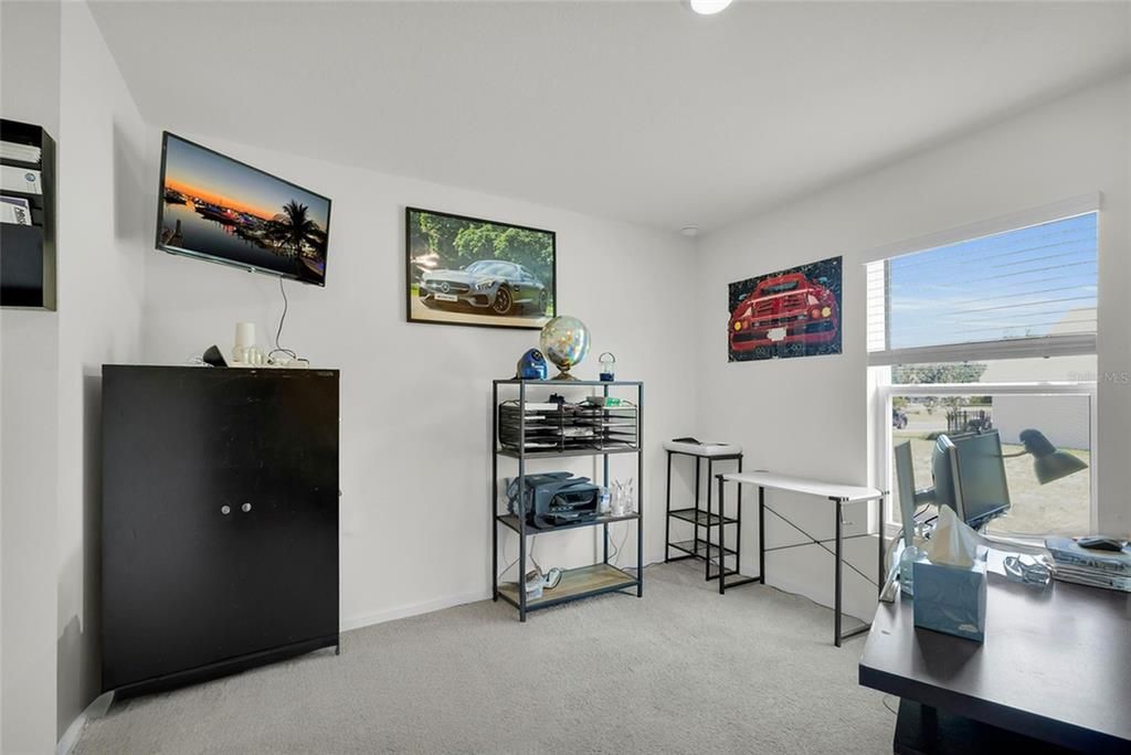 For Sale: $289,900 (4 beds, 2 baths, 1827 Square Feet)