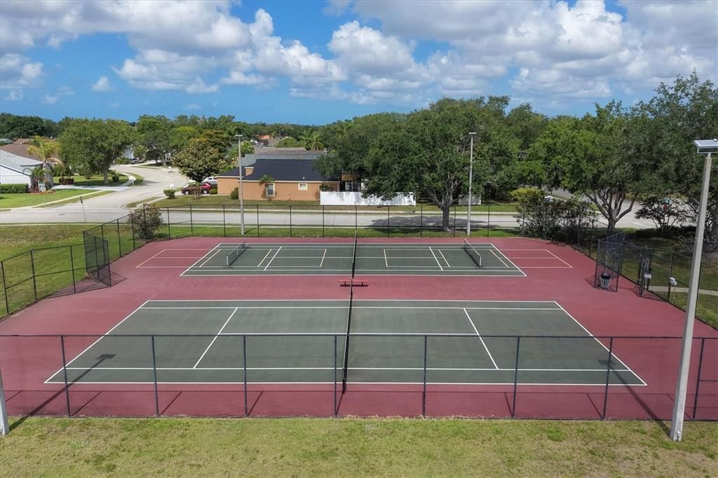 For Sale: $525,000 (4 beds, 2 baths, 1972 Square Feet)