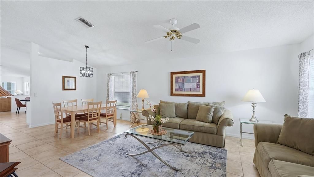 For Sale: $525,000 (4 beds, 2 baths, 1972 Square Feet)