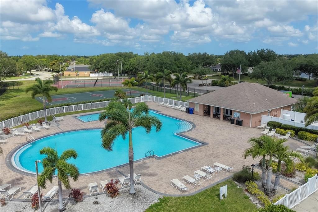 For Sale: $525,000 (4 beds, 2 baths, 1972 Square Feet)