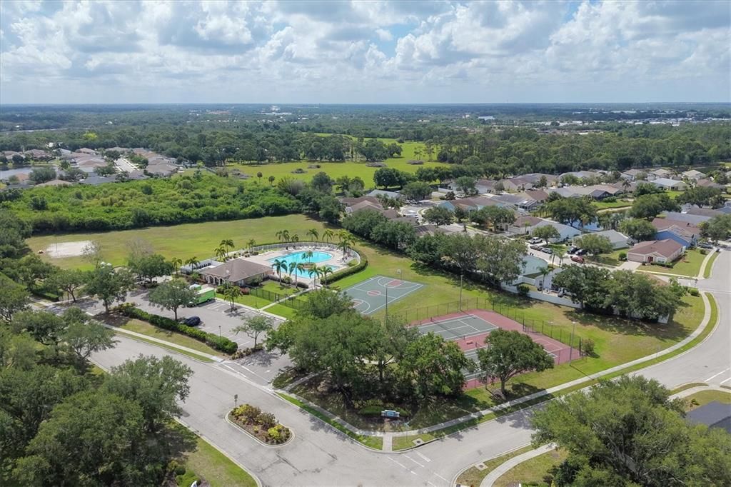 For Sale: $525,000 (4 beds, 2 baths, 1972 Square Feet)