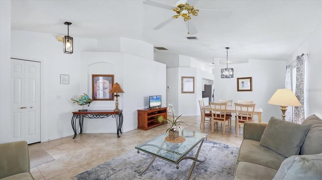 For Sale: $525,000 (4 beds, 2 baths, 1972 Square Feet)