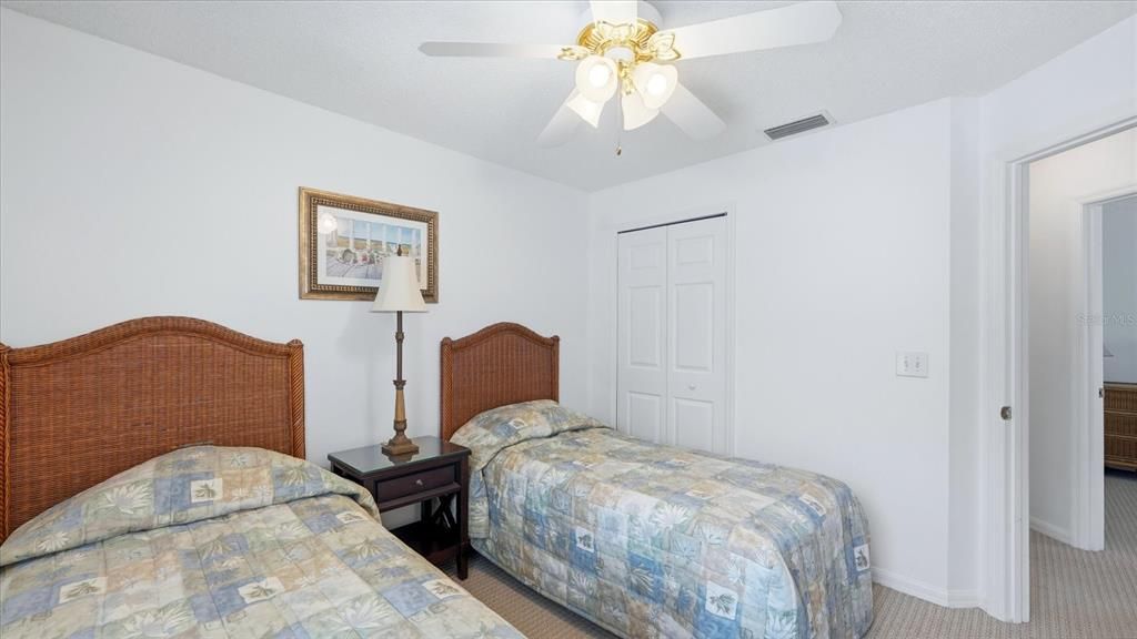 For Sale: $525,000 (4 beds, 2 baths, 1972 Square Feet)