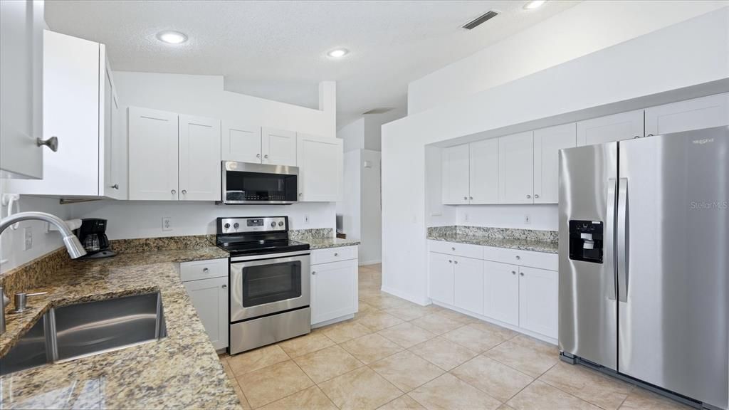 For Sale: $525,000 (4 beds, 2 baths, 1972 Square Feet)