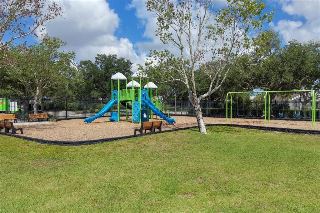 For Sale: $525,000 (4 beds, 2 baths, 1972 Square Feet)
