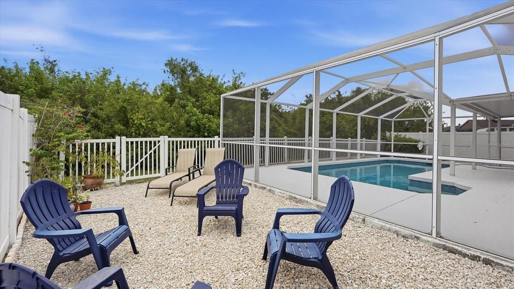 For Sale: $525,000 (4 beds, 2 baths, 1972 Square Feet)