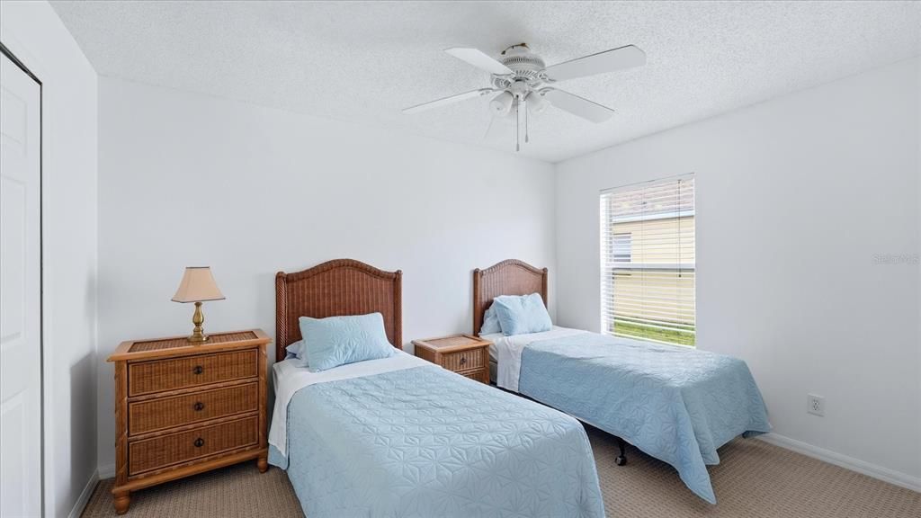 For Sale: $525,000 (4 beds, 2 baths, 1972 Square Feet)