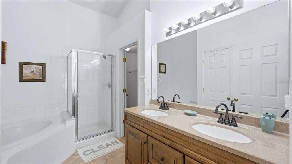 For Sale: $525,000 (4 beds, 2 baths, 1972 Square Feet)