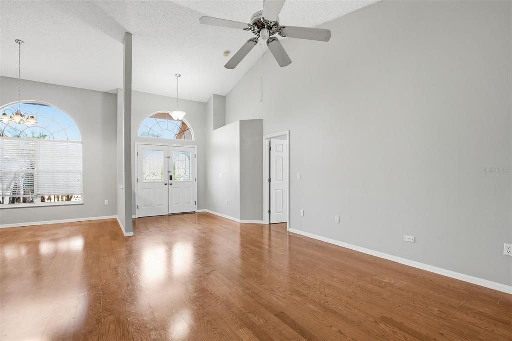 For Sale: $274,900 (3 beds, 2 baths, 2027 Square Feet)