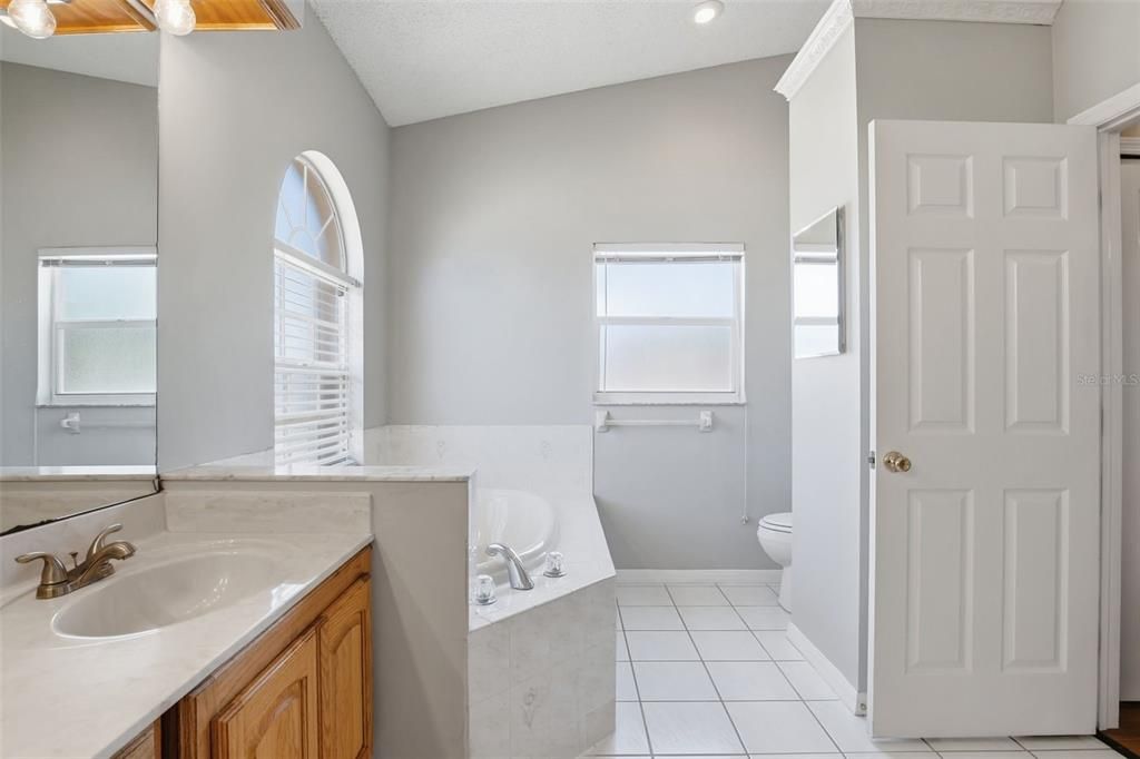 For Sale: $274,900 (3 beds, 2 baths, 2027 Square Feet)