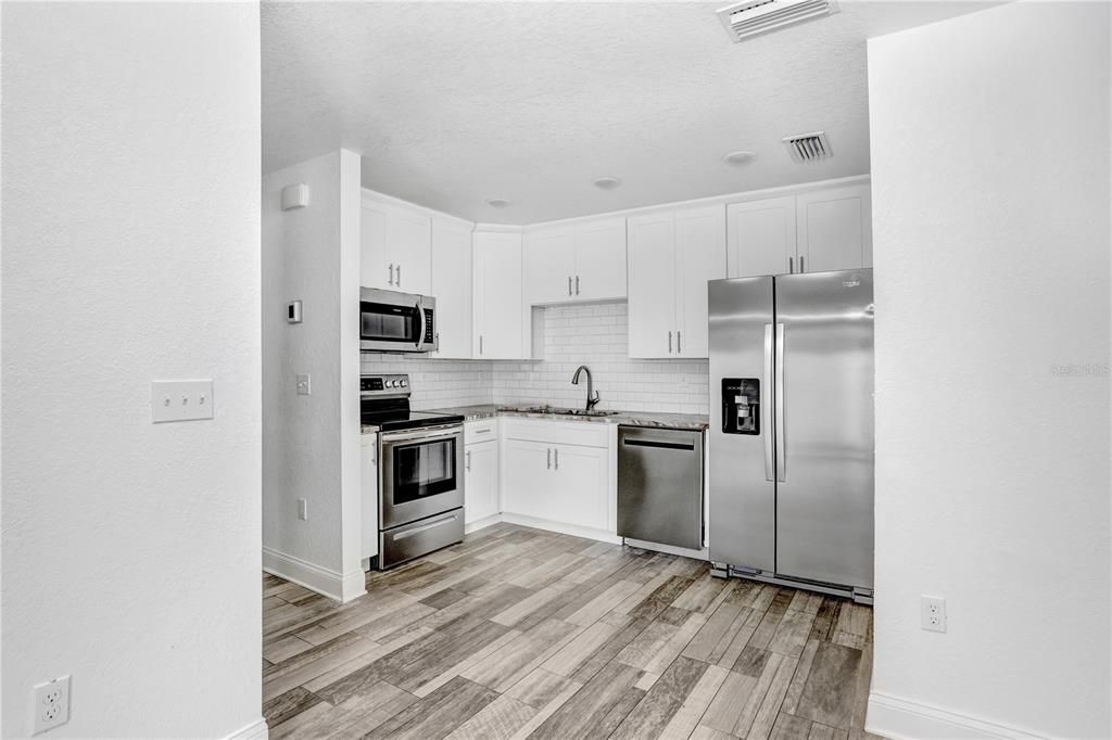 For Rent: $1,850 (3 beds, 2 baths, 1325 Square Feet)