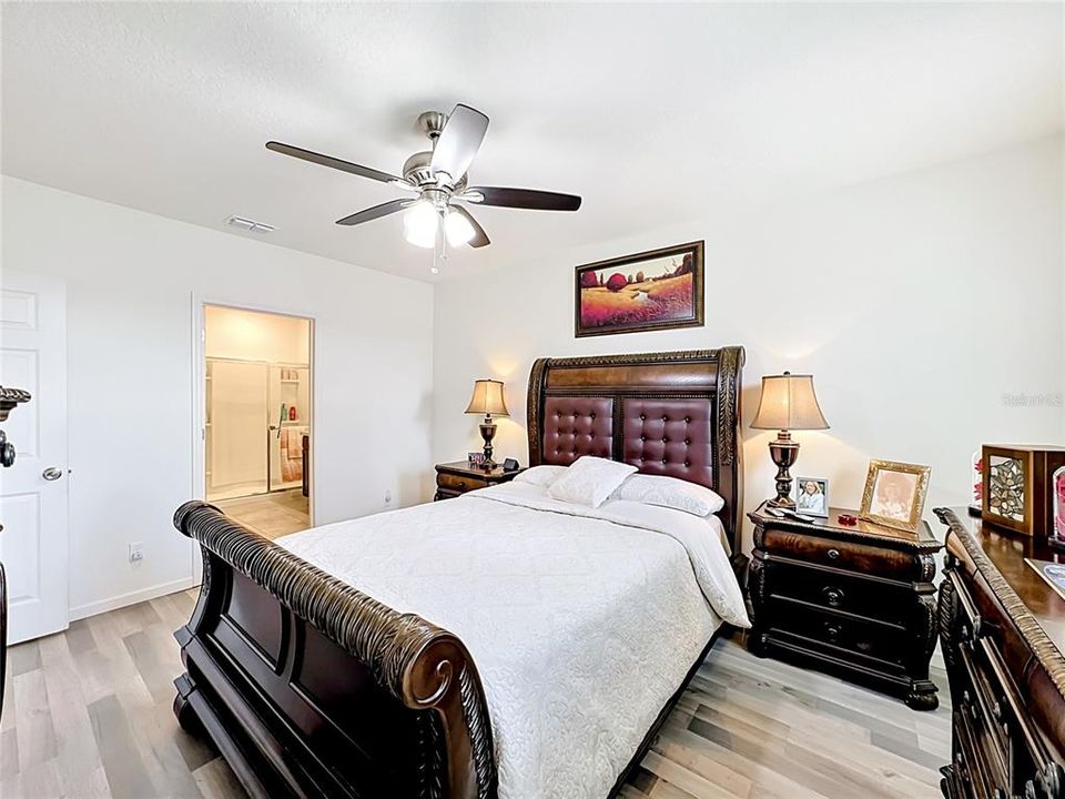 For Sale: $470,000 (4 beds, 2 baths, 1916 Square Feet)