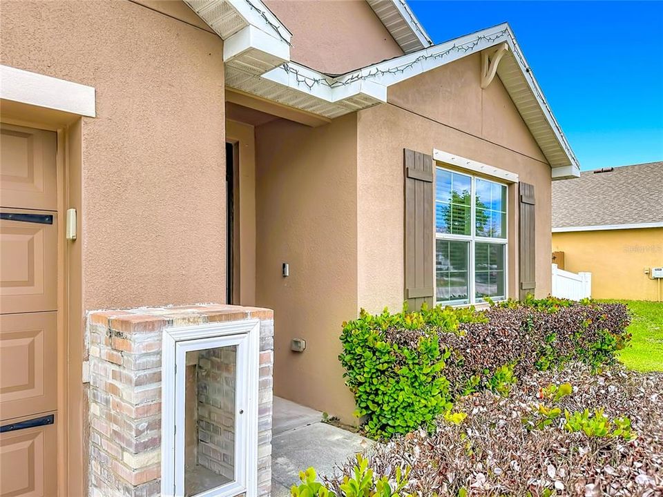 For Sale: $470,000 (4 beds, 2 baths, 1916 Square Feet)