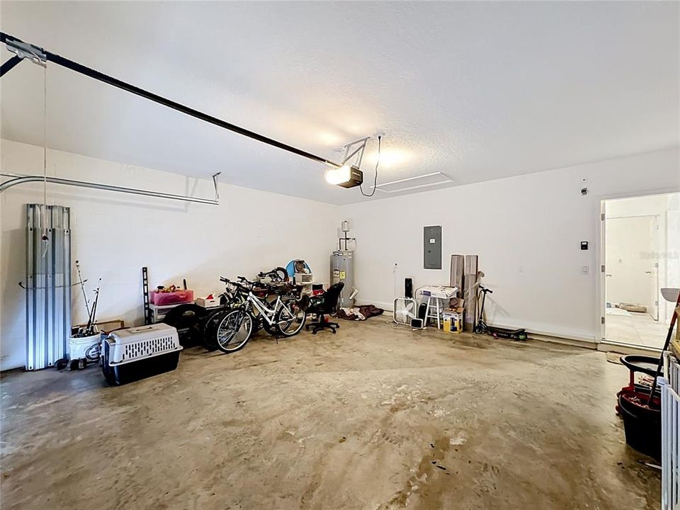 For Sale: $470,000 (4 beds, 2 baths, 1916 Square Feet)