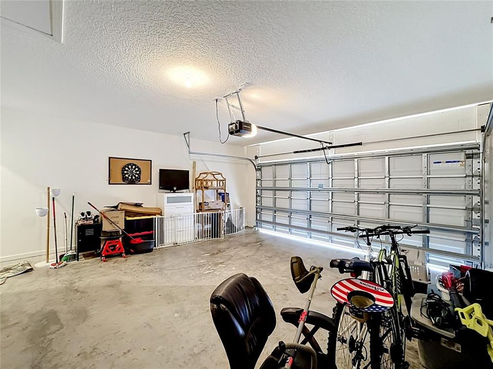 For Sale: $470,000 (4 beds, 2 baths, 1916 Square Feet)