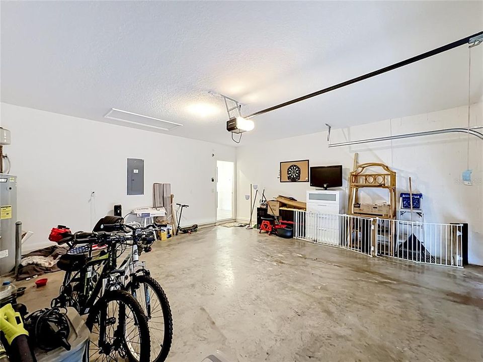 For Sale: $470,000 (4 beds, 2 baths, 1916 Square Feet)