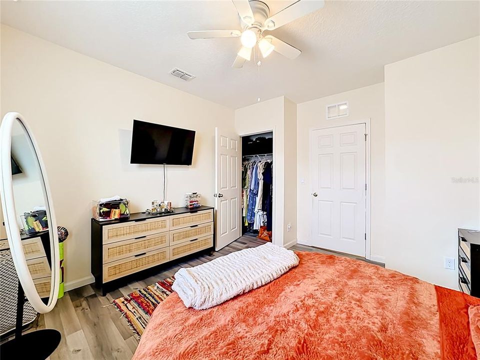 For Sale: $470,000 (4 beds, 2 baths, 1916 Square Feet)