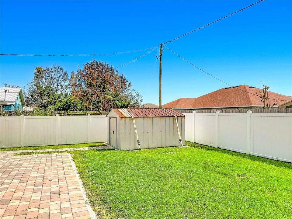 For Sale: $470,000 (4 beds, 2 baths, 1916 Square Feet)