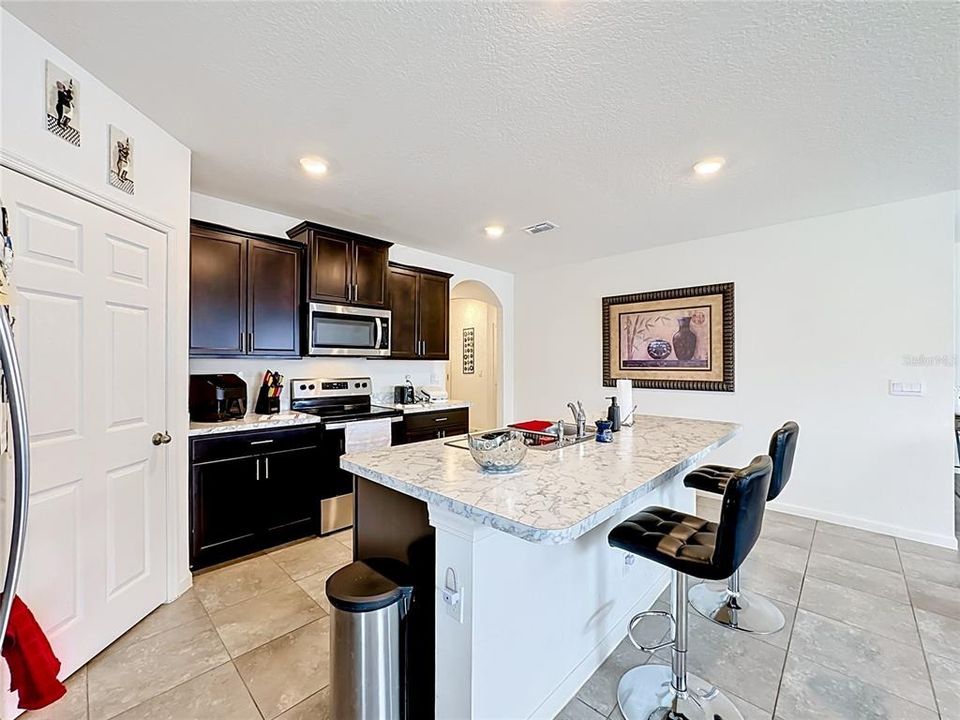 For Sale: $470,000 (4 beds, 2 baths, 1916 Square Feet)