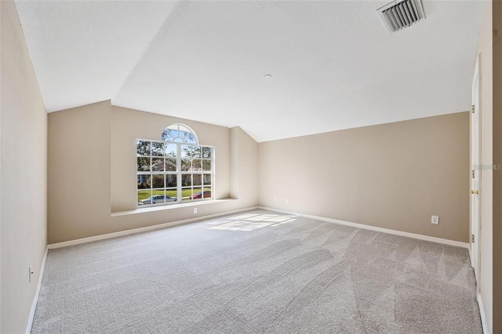 For Rent: $4,315 (5 beds, 3 baths, 3512 Square Feet)