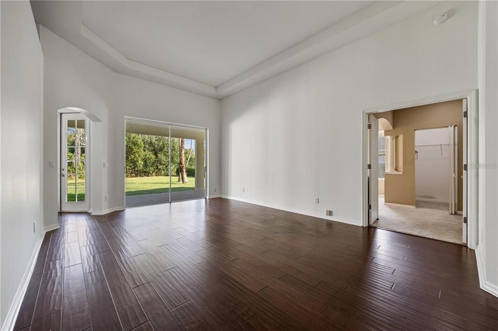 For Rent: $4,315 (5 beds, 3 baths, 3512 Square Feet)