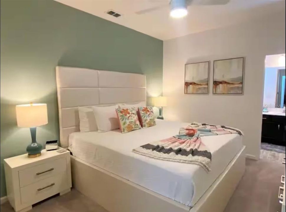 For Sale: $830,000 (6 beds, 6 baths, 3567 Square Feet)