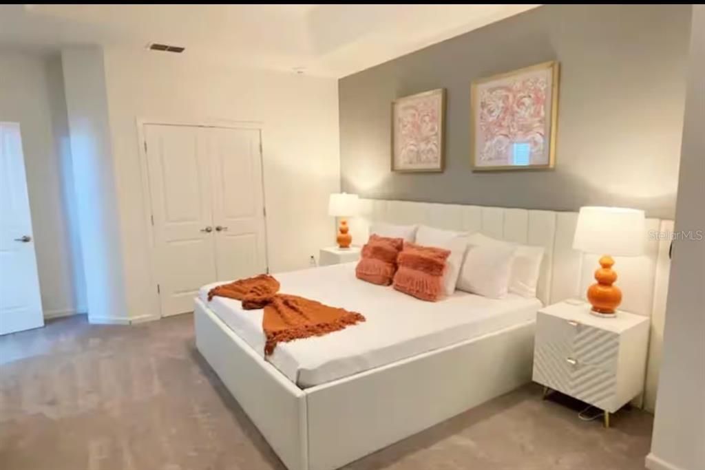 For Sale: $830,000 (6 beds, 6 baths, 3567 Square Feet)