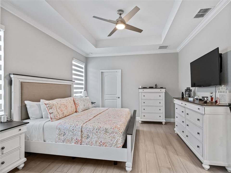 For Sale: $425,000 (3 beds, 2 baths, 1644 Square Feet)