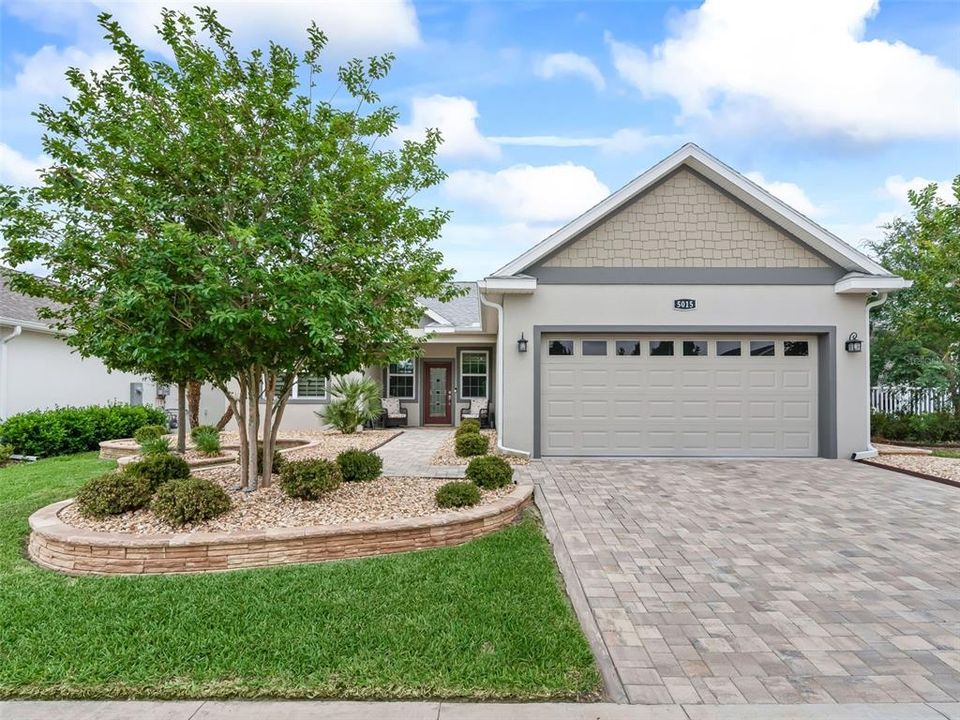 For Sale: $425,000 (3 beds, 2 baths, 1644 Square Feet)