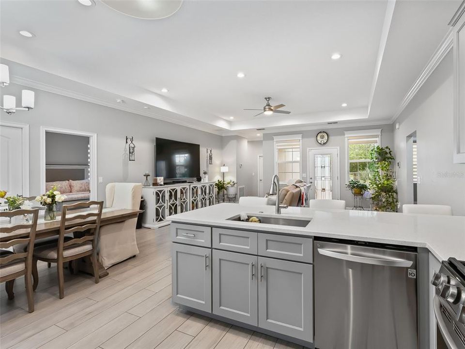 For Sale: $425,000 (3 beds, 2 baths, 1644 Square Feet)