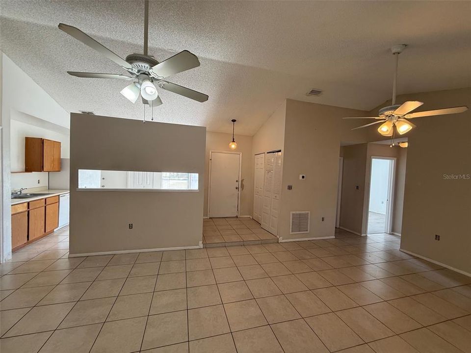 For Sale: $257,900 (3 beds, 2 baths, 1246 Square Feet)