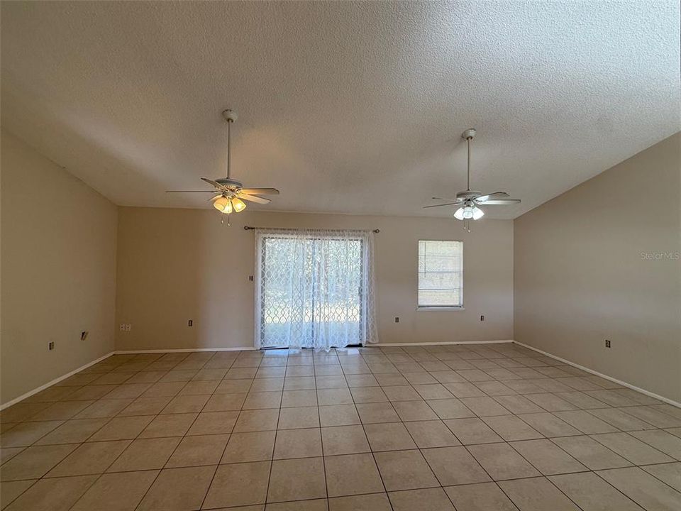 For Sale: $257,900 (3 beds, 2 baths, 1246 Square Feet)