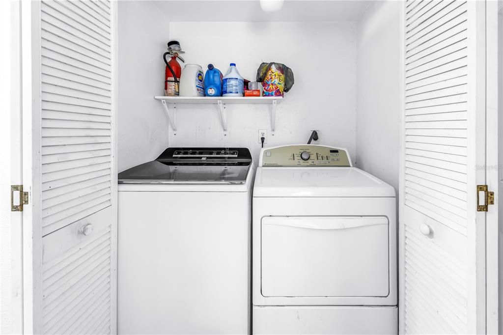 For Sale: $255,000 (3 beds, 2 baths, 1375 Square Feet)