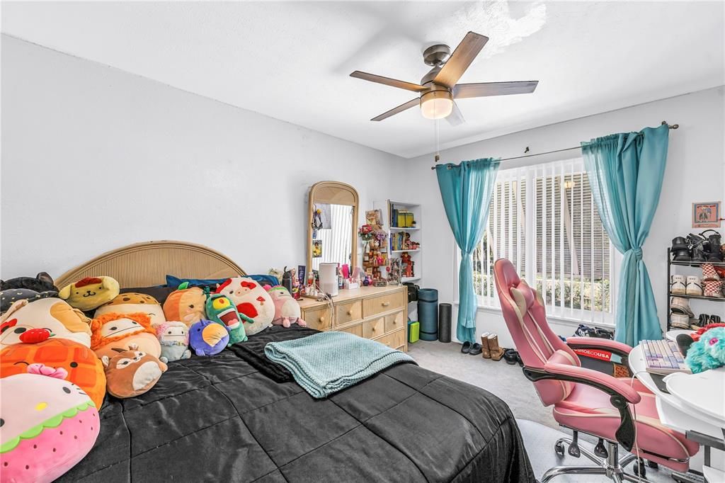 For Sale: $255,000 (3 beds, 2 baths, 1375 Square Feet)