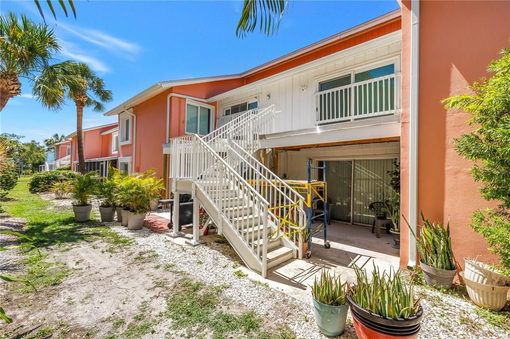 For Sale: $255,000 (3 beds, 2 baths, 1375 Square Feet)