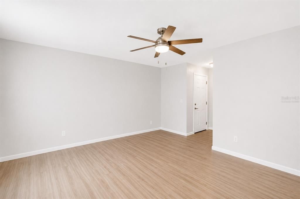 For Sale: $255,000 (3 beds, 2 baths, 1375 Square Feet)