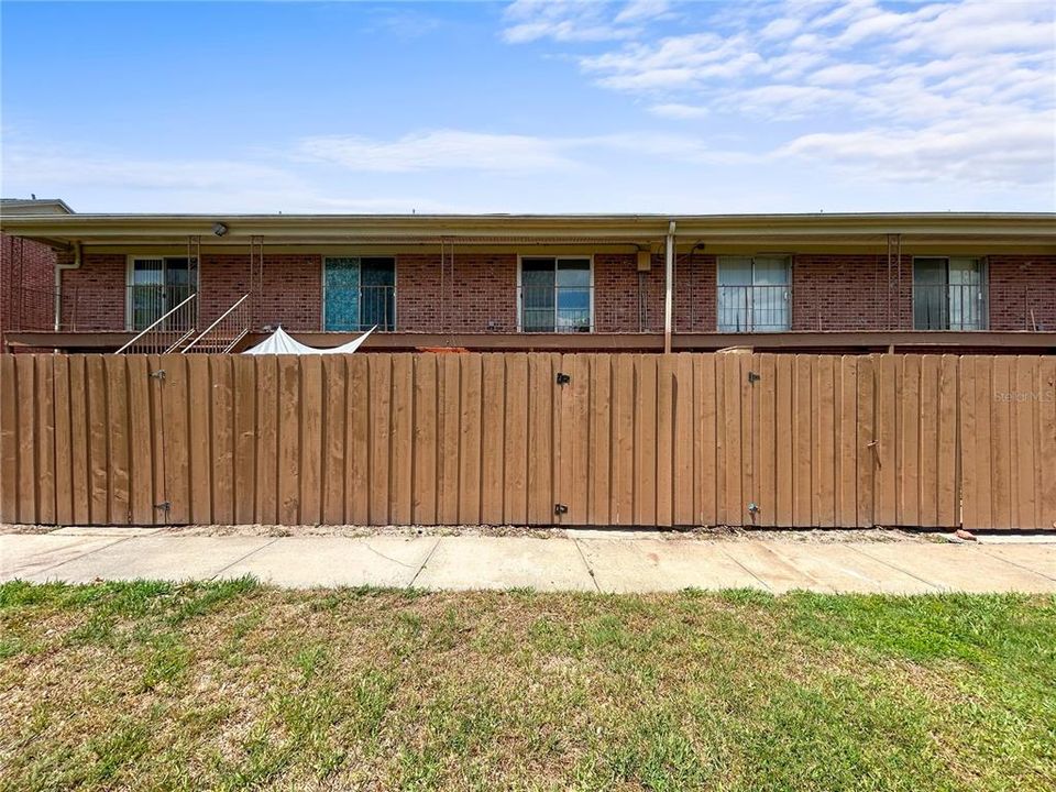 На продажу: $199,900 (2 спален, 2 ванн, 1248 Квадратных фут)