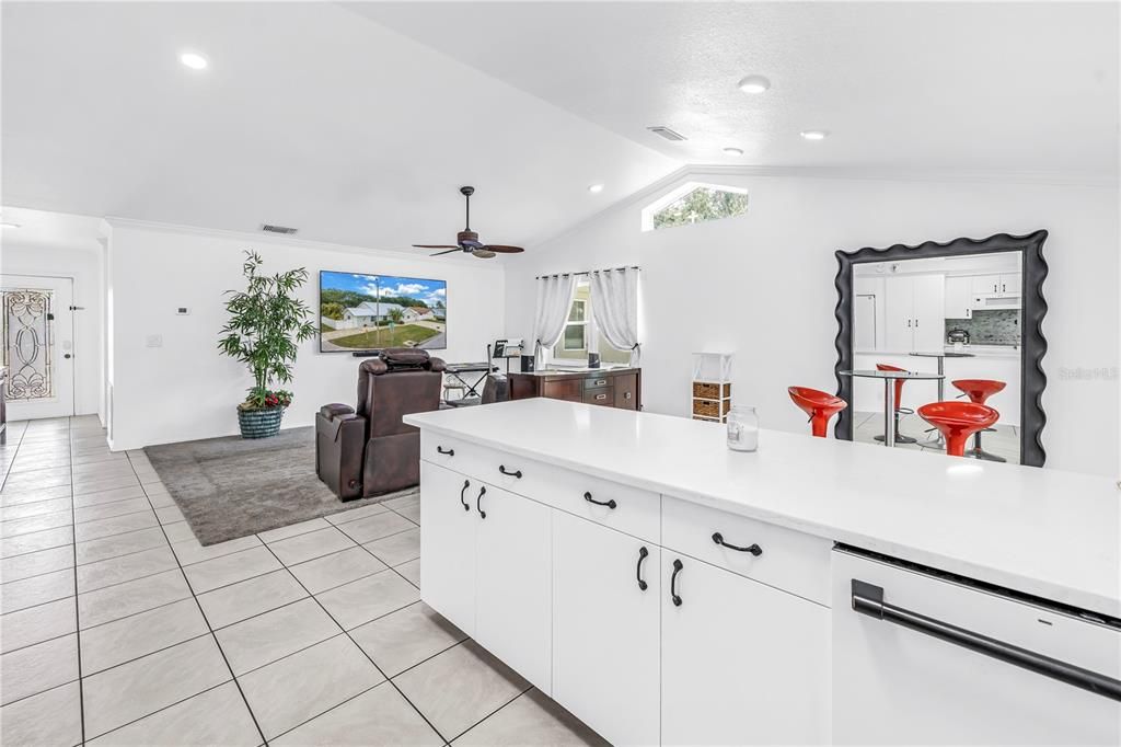 En Venta: $580,000 (3 camas, 3 baños, 2012 Pies cuadrados)