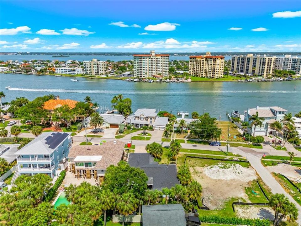 For Sale: $979,000 (3 beds, 3 baths, 1772 Square Feet)
