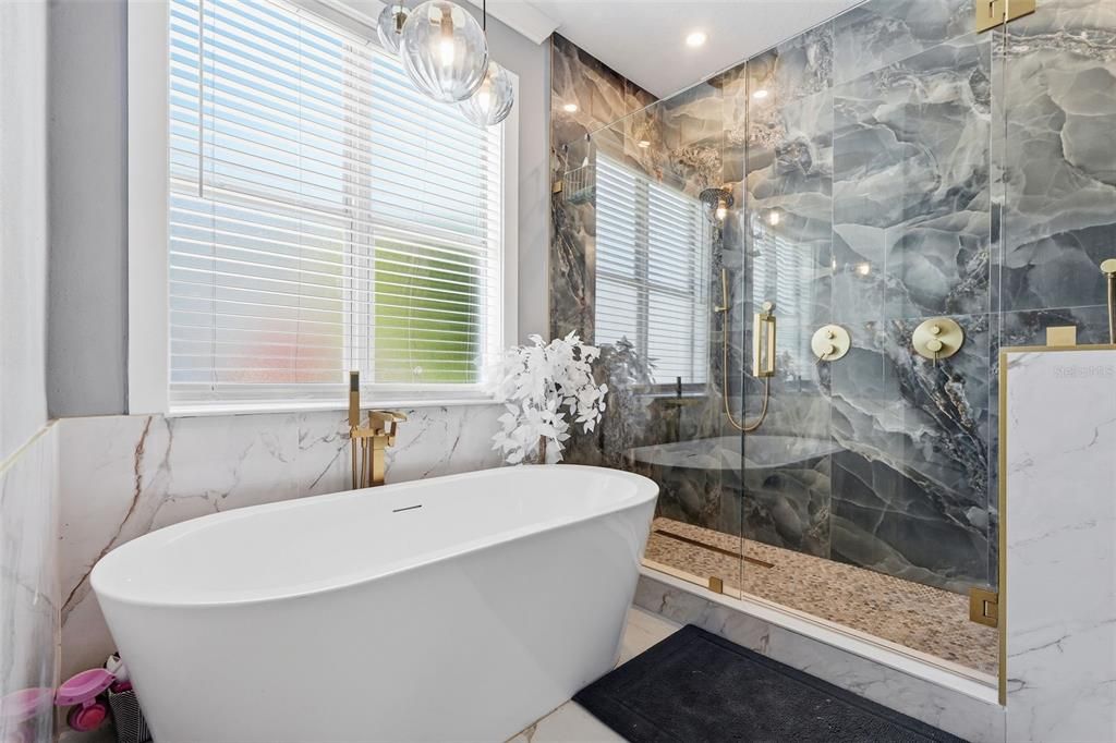 En Venta: $714,900 (5 camas, 3 baños, 3083 Pies cuadrados)