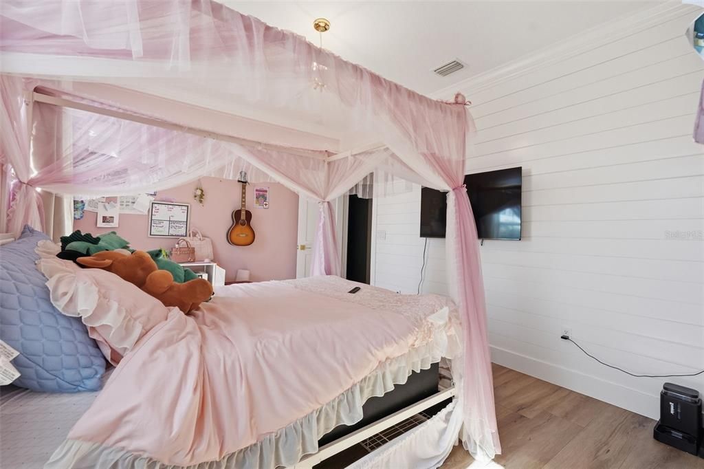 En Venta: $714,900 (5 camas, 3 baños, 3083 Pies cuadrados)