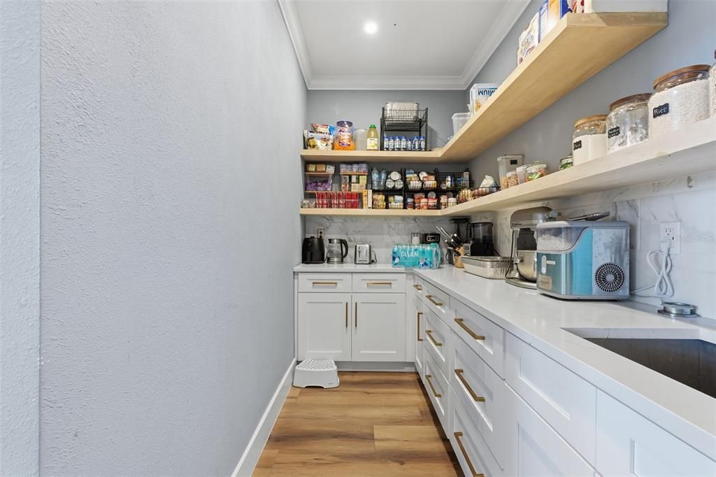 En Venta: $714,900 (5 camas, 3 baños, 3083 Pies cuadrados)