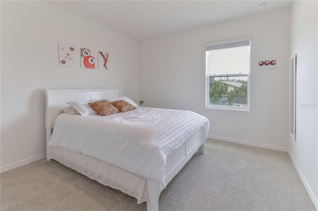 В аренду: $2,900 (4 спален, 2 ванн, 2410 Квадратных фут)