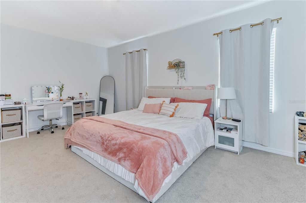 В аренду: $2,900 (4 спален, 2 ванн, 2410 Квадратных фут)