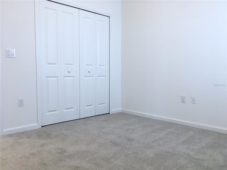 Activo con contrato: $2,300 (4 camas, 2 baños, 1746 Pies cuadrados)
