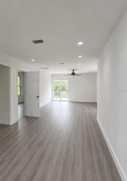 For Sale: $630,000 (3 beds, 3 baths, 1561 Square Feet)