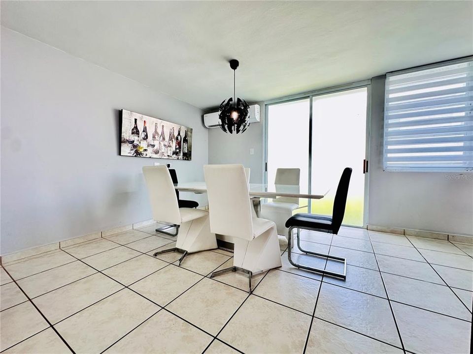 For Sale: $409,000 (4 beds, 2 baths, 2475 Square Feet)