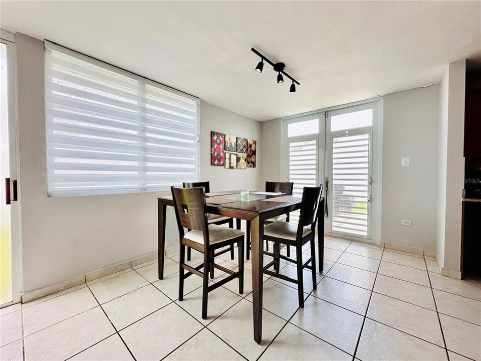 For Sale: $409,000 (4 beds, 2 baths, 2475 Square Feet)