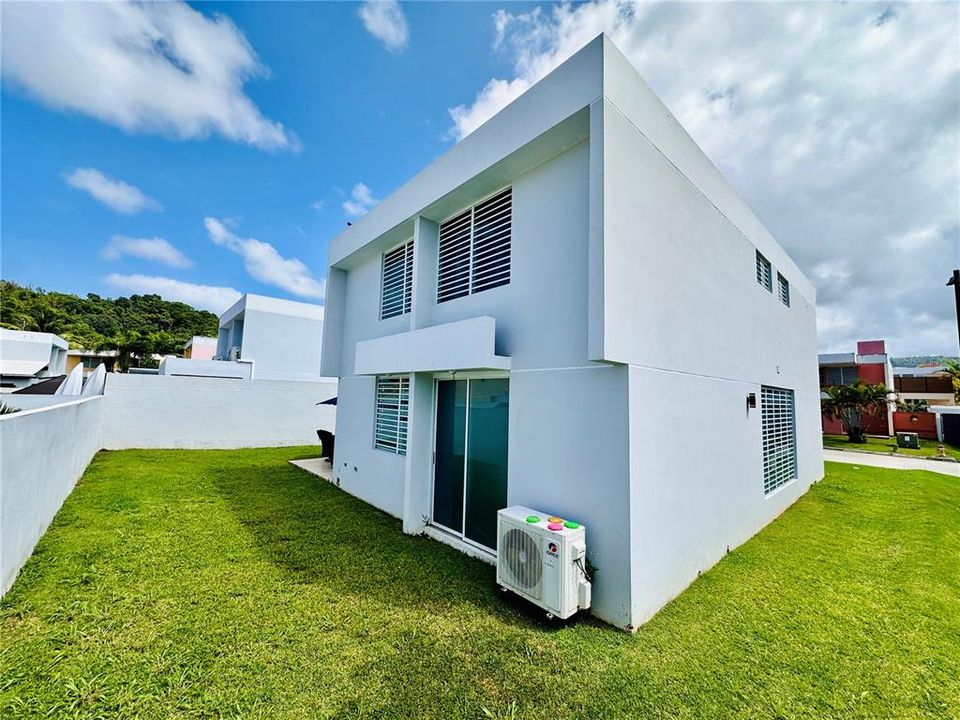 For Sale: $409,000 (4 beds, 2 baths, 2475 Square Feet)