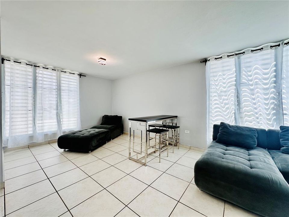 For Sale: $409,000 (4 beds, 2 baths, 2475 Square Feet)